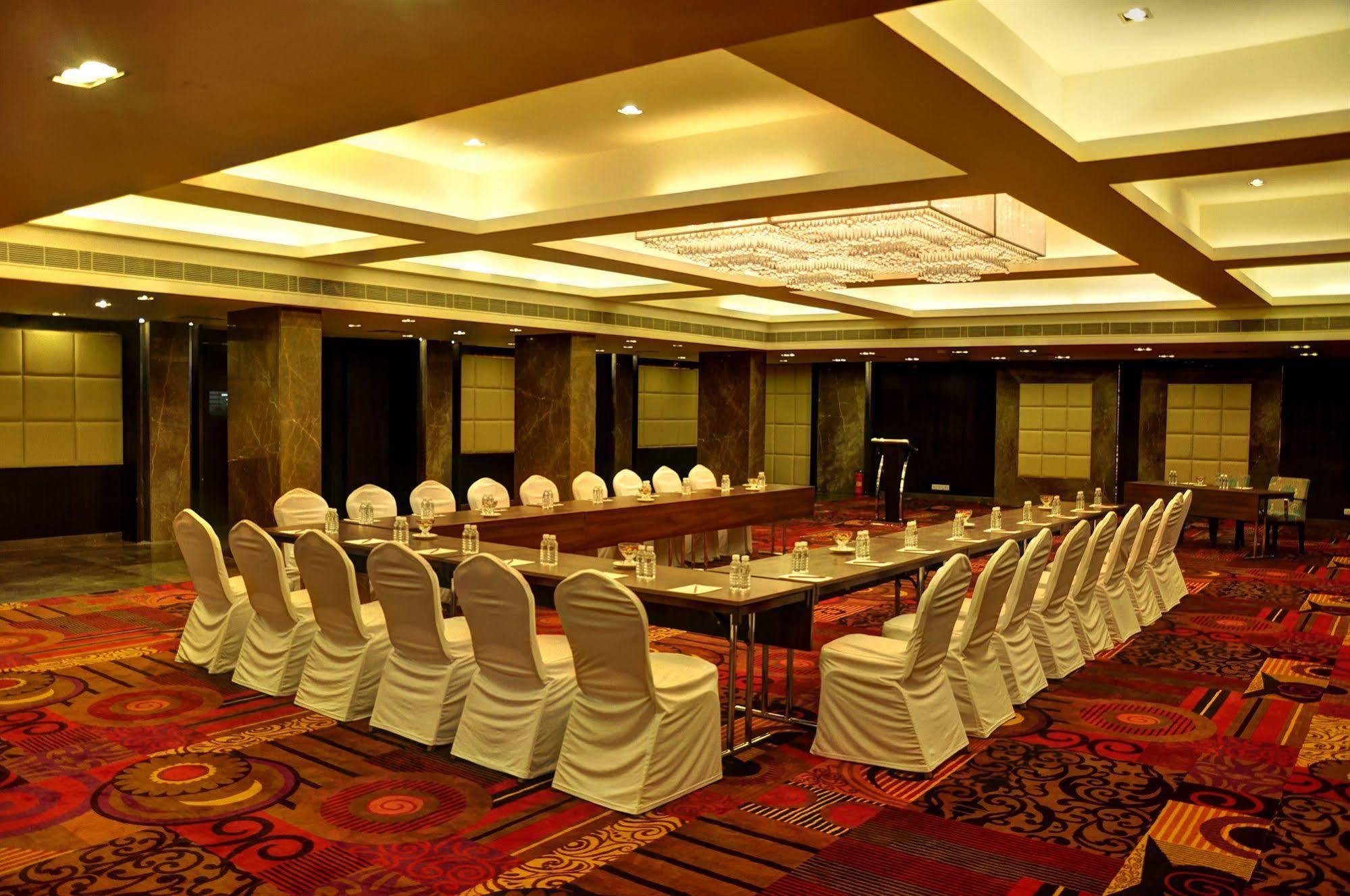 Manasarovar - The Fern Hyderabad Exterior photo