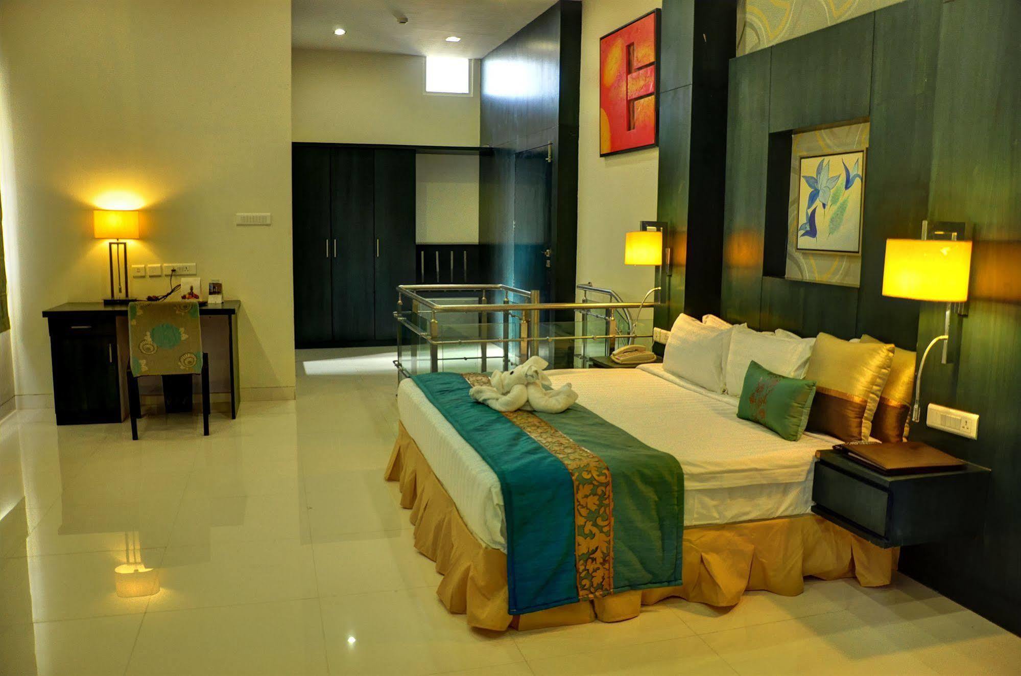 Manasarovar - The Fern Hyderabad Exterior photo